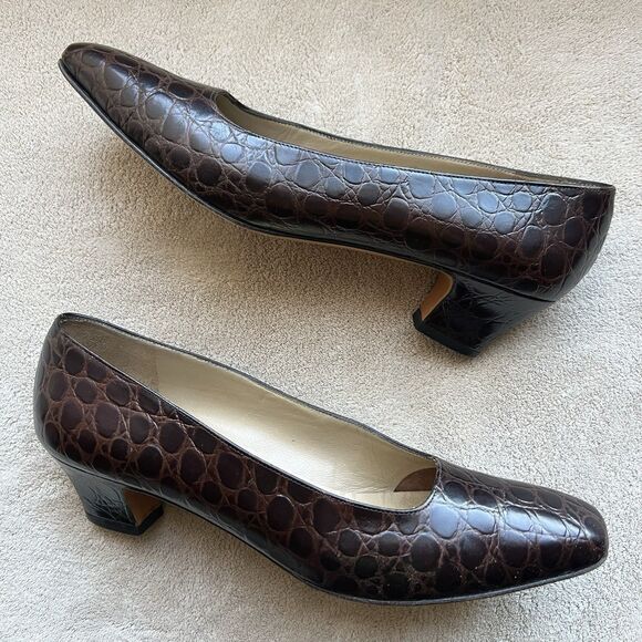 Salvatore Ferragamo Brown Croc Embossed Leather Low Heel Pumps Women 8 AAA - Picture 1 of 16